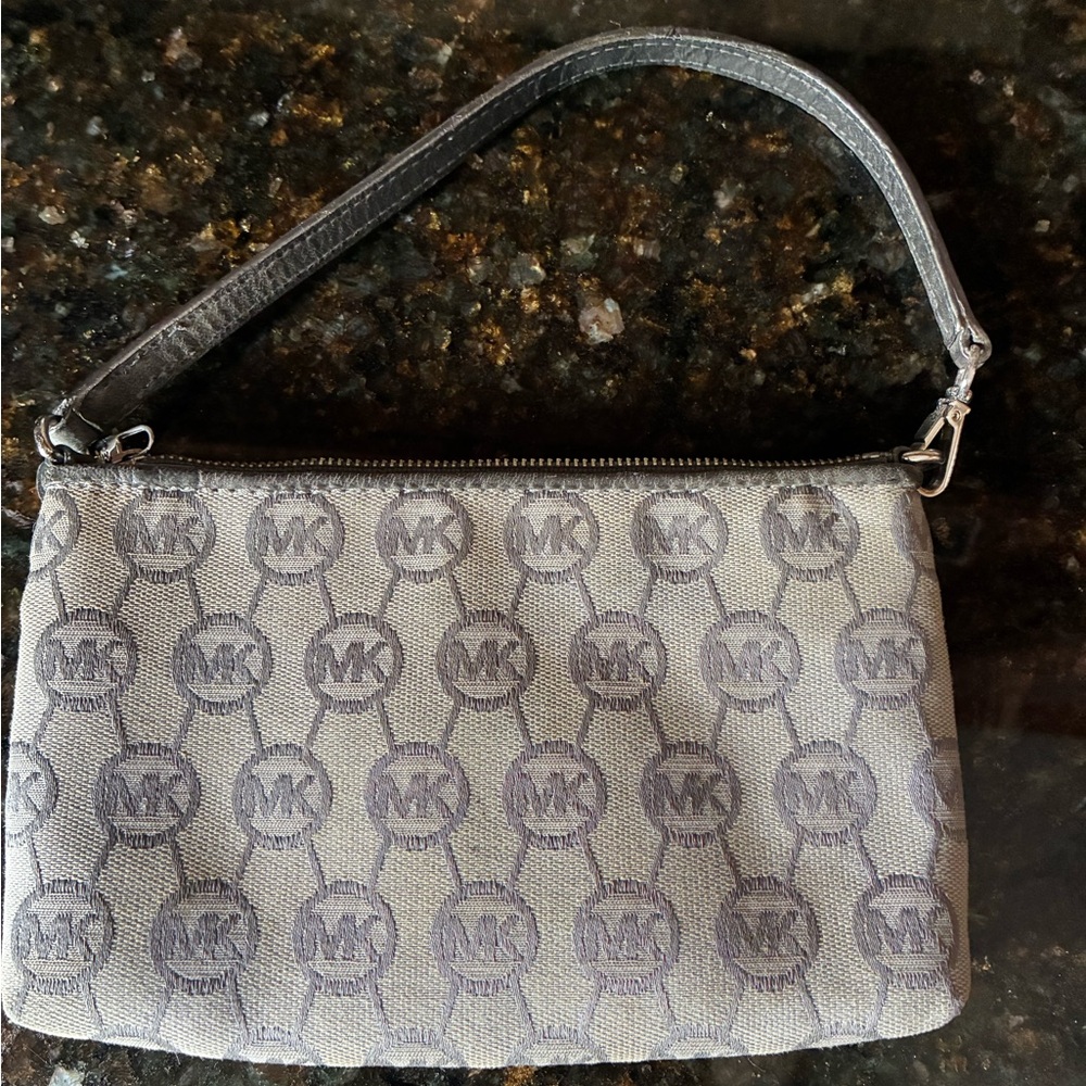 Michael Kors Silver Gray MK Logo Wristlet Clutch - Picture 2 of 5